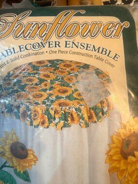 Sunflower Tablecover Ensemble With Sunflower Print Design 70% Polyester/30% Cott